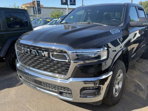 Used 2025 RAM 1500 Big Horn AWD/4WD image 3
