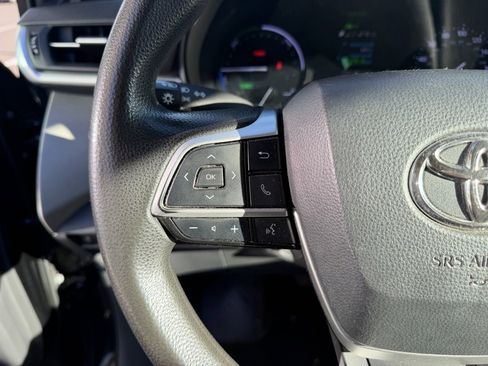 Used 2021 Toyota Sienna LE image 17