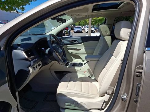 Used 2022 GMC Acadia Denali w/ Denali Ultimate Package FWD image 13