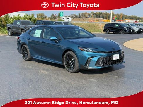 New 2026 Toyota Camry SE (Natl) image 1