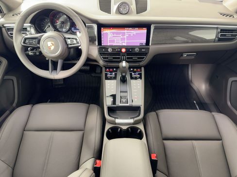 Certified 2026 Porsche Macan AWD/4WD image 27