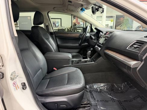 Used 2016 Subaru Outback 2.5i Limited AWD/4WD image 19