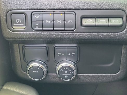 Used 2021 GMC Yukon XL Denali RWD image 24