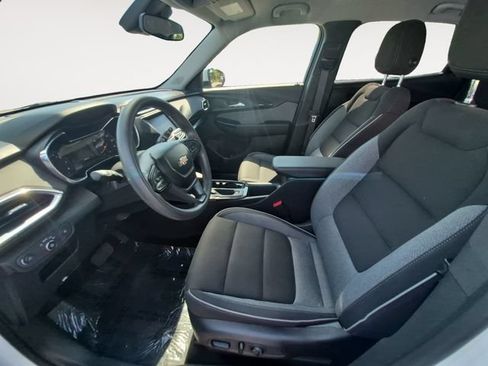 Used 2022 Chevrolet TrailBlazer LT AWD/4WD image 9