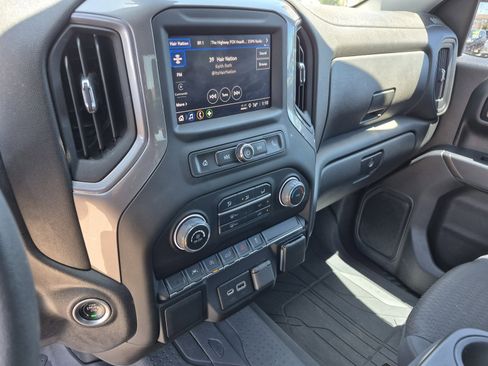 Used 2022 Chevrolet Silverado 1500 Custom AWD/4WD image 11