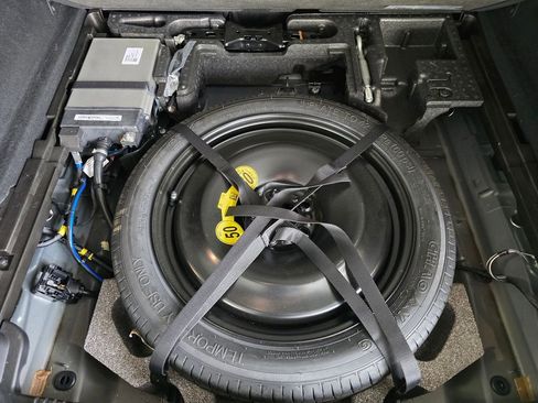 Used 2023 Volvo XC60 B5 Core image 11