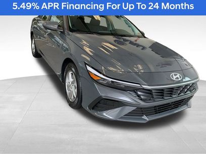 New 2025 Hyundai Elantra SE