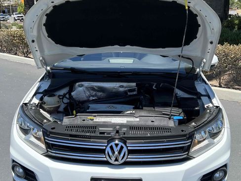 Used 2015 Volkswagen Tiguan SEL FWD image 22