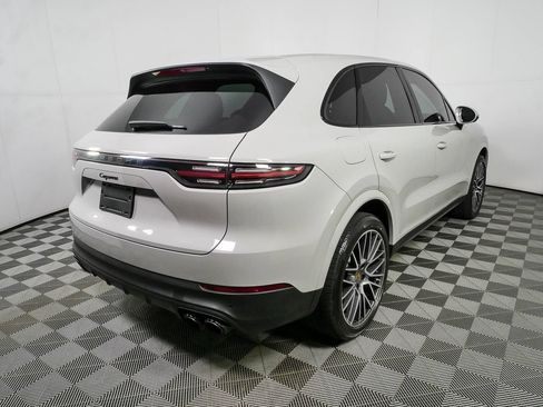 Certified 2022 Porsche Cayenne AWD/4WD image 30