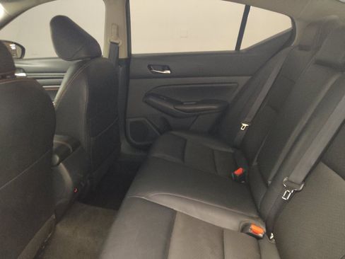 Used 2022 Nissan Altima 2.5 SR FWD image 18