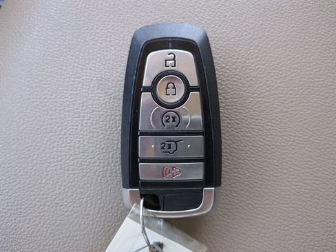 Used 2024 Ford Expedition Max Limited AWD/4WD image 30