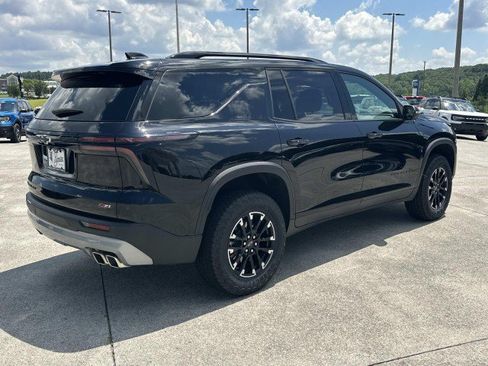 Used 2024 Chevrolet Traverse Z71 AWD/4WD image 7