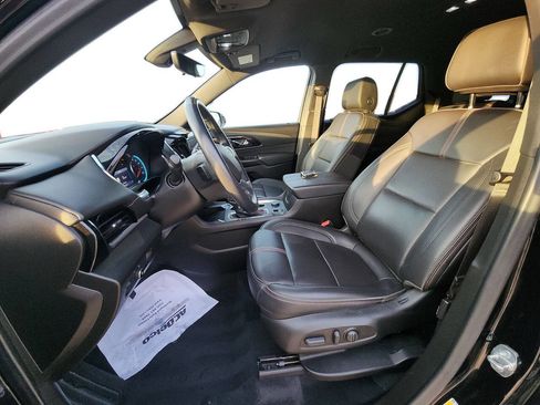 Used 2023 Chevrolet Traverse RS image 9