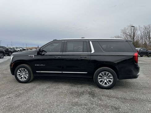 Used 2025 GMC Yukon XL Denali image 9