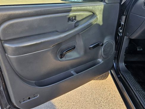 Used 2004 GMC Sierra 2500 W/T image 10