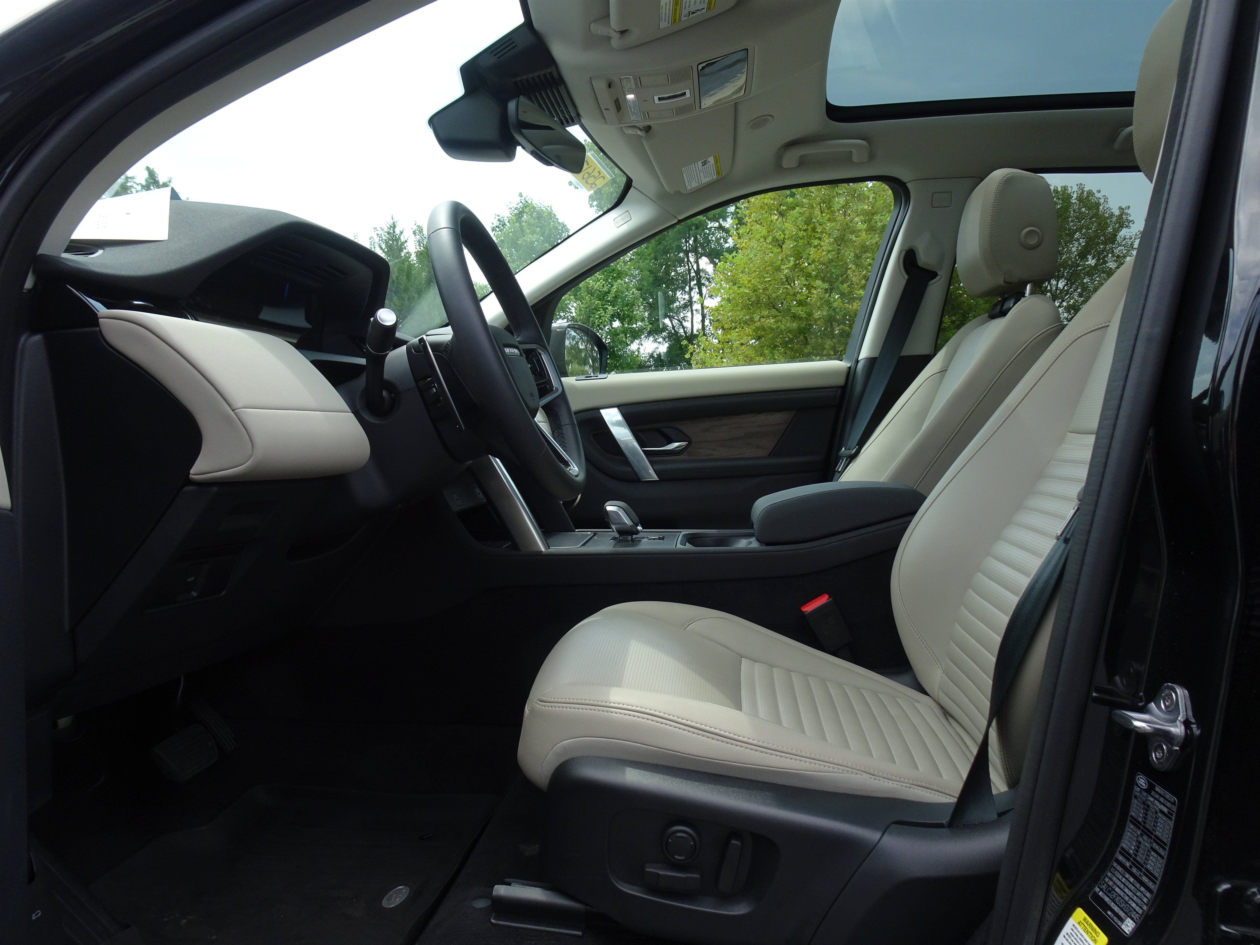 Certified 2025 Land Rover Discovery Sport S AWD/4WD image 2