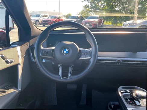 Used 2025 BMW iX xDrive50 AWD/4WD image 7