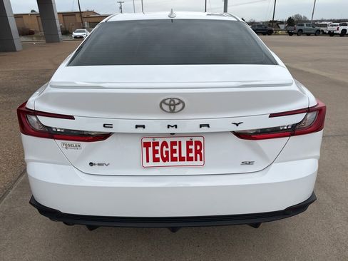 Used 2025 Toyota Camry SE w/ Multimedia Upgrade Package image 6