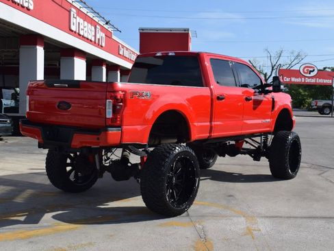 Used 2017 Ford F250 XLT w/ XLT Premium Package image 4