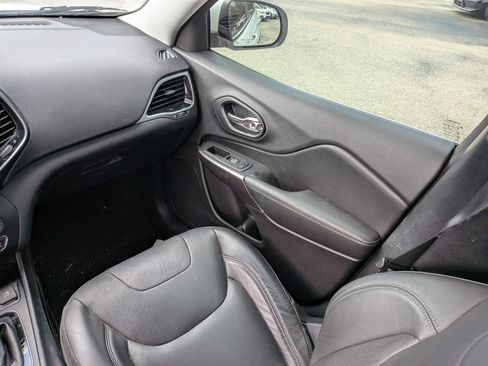 Used 2020 Jeep Cherokee Limited FWD image 18