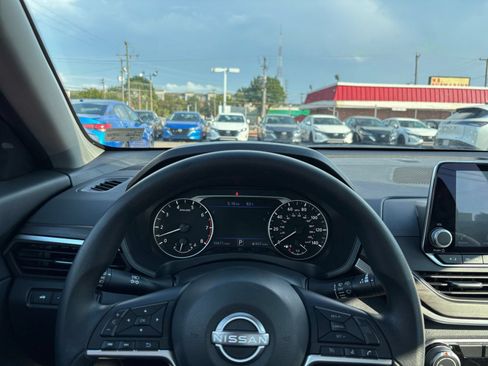 Used 2026 Nissan Altima 2.5 SV FWD image 33