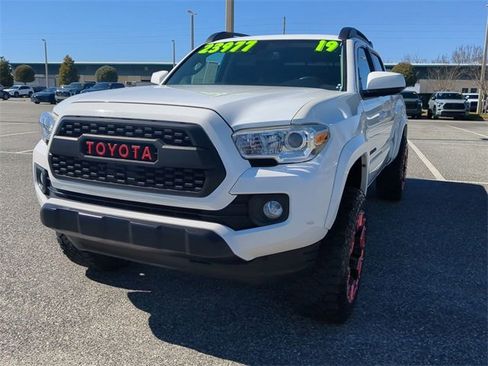 Used 2019 Toyota Tacoma SR5 image 8