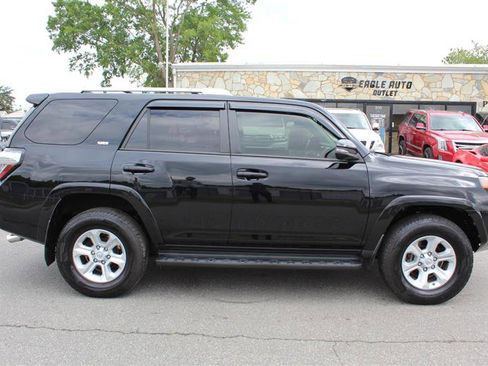 Used 2017 Toyota 4Runner SR5 Premium w/ Convenience Package AWD/4WD image 8