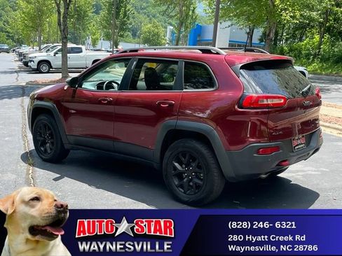 Used 2018 Jeep Cherokee Trailhawk w/ Quick Order Package 27L AWD/4WD image 6