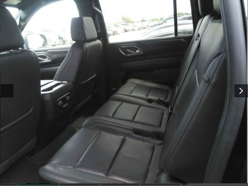 Used 2024 Chevrolet Suburban LT AWD/4WD image 4