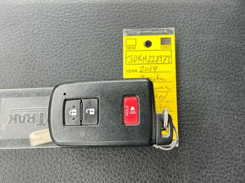 Used 2019 Toyota Tacoma Limited AWD/4WD image 36