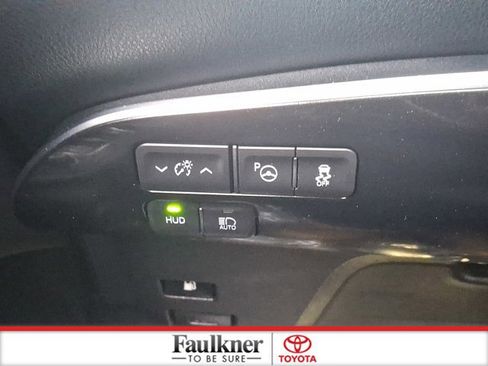 Certified 2018 Toyota Prius Four image 25