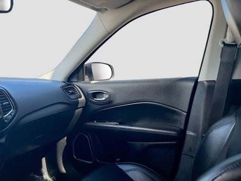 Used 2021 Jeep Compass Latitude AWD/4WD image 22