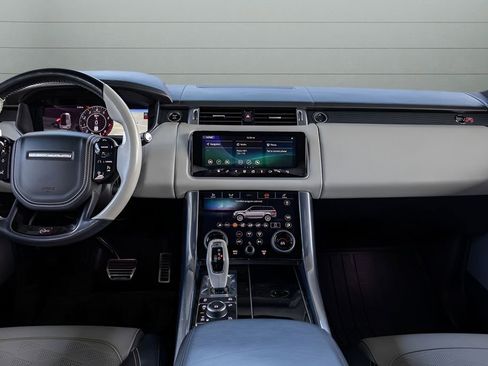 Used 2020 Land Rover Range Rover Sport SVR image 30