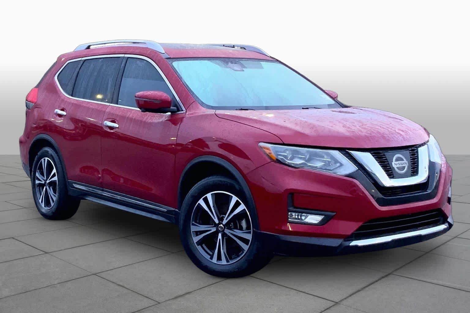 Used 2017 Nissan Rogue SL w/ SL Premium Package FWD image 3
