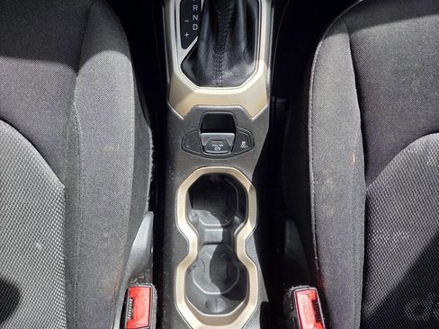 Used 2017 Jeep Renegade Latitude image 25