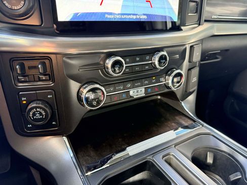 Used 2021 Ford F150 Lariat w/ Max Trailer Tow Package image 21