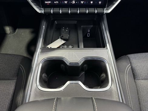 Used 2025 GMC Acadia Elevation image 22