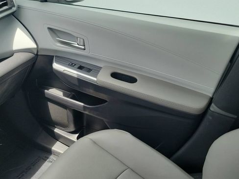 Certified 2026 Toyota Sienna XLE FWD image 13