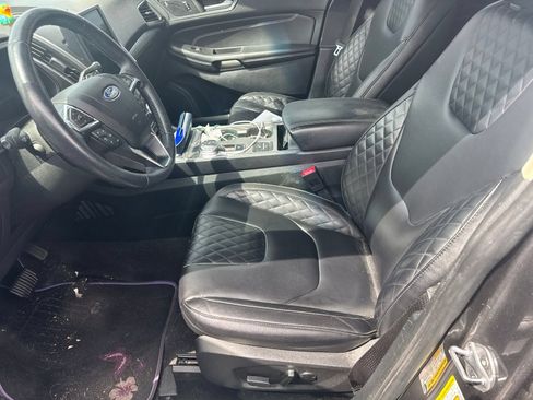 Certified 2023 Ford Edge Titanium AWD/4WD image 4