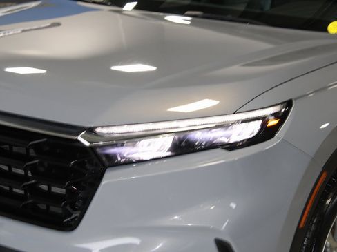 Used 2023 Honda CR-V EX-L image 2