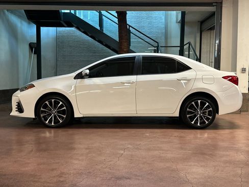 Used 2019 Toyota Corolla SE w/ Carpet Mat Package (TMS) FWD image 2