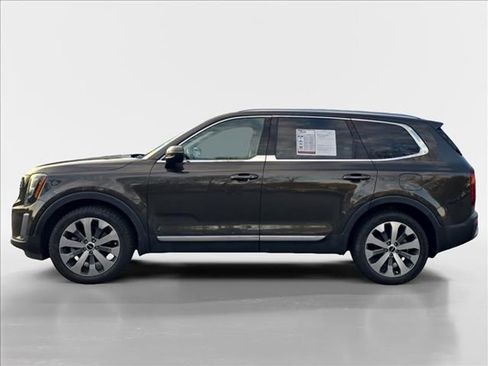 Used 2022 Kia Telluride EX w/ EX Premium Package image 2