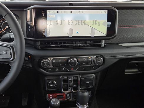 New 2025 Jeep Gladiator Rubicon w/ Convenience Group image 21