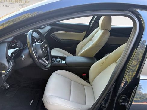 Used 2021 MAZDA MAZDA3 s FWD image 9