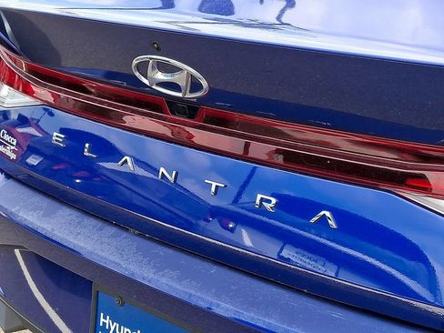 Certified 2023 Hyundai Elantra SEL FWD image 30