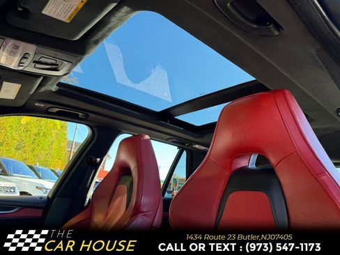 Used 2016 BMW X5 M image 16