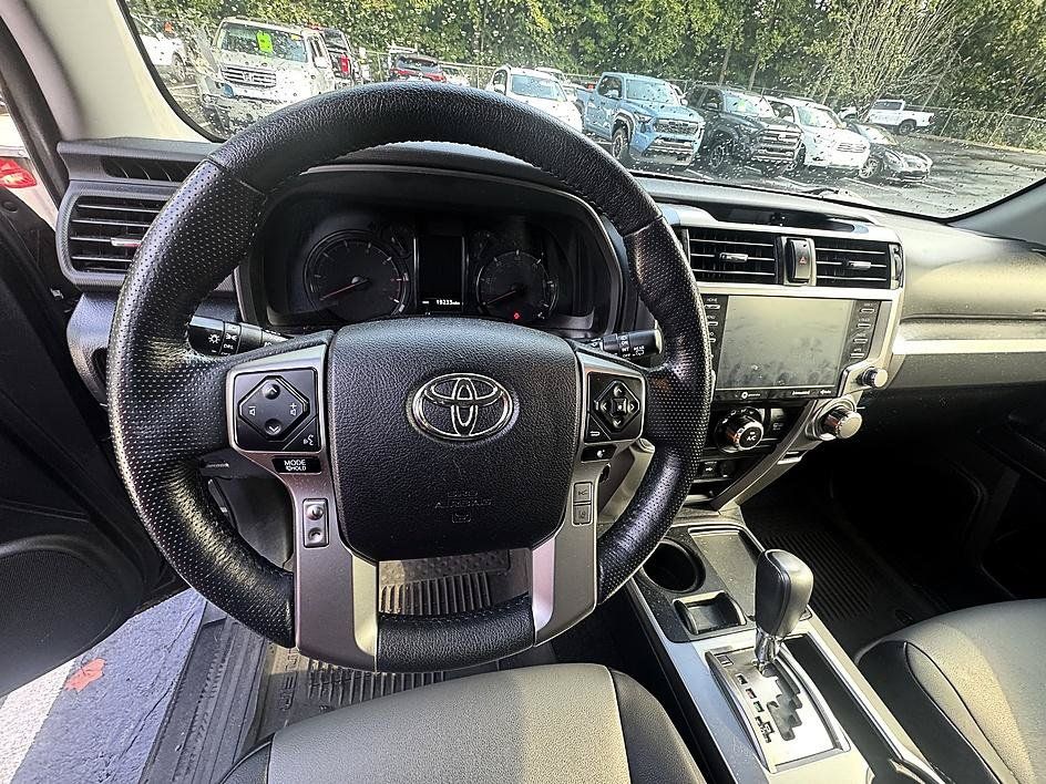 Used 2023 Toyota 4Runner SR5 Premium w/ Moonroof Package RWD image 10