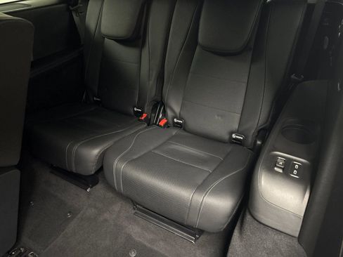 Used 2024 Mercedes-Benz GLS 450 4MATIC image 14