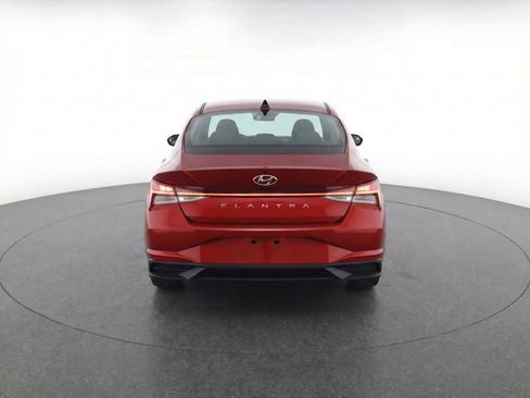 Used 2023 Hyundai Elantra SEL w/ Convenience Package FWD image 7