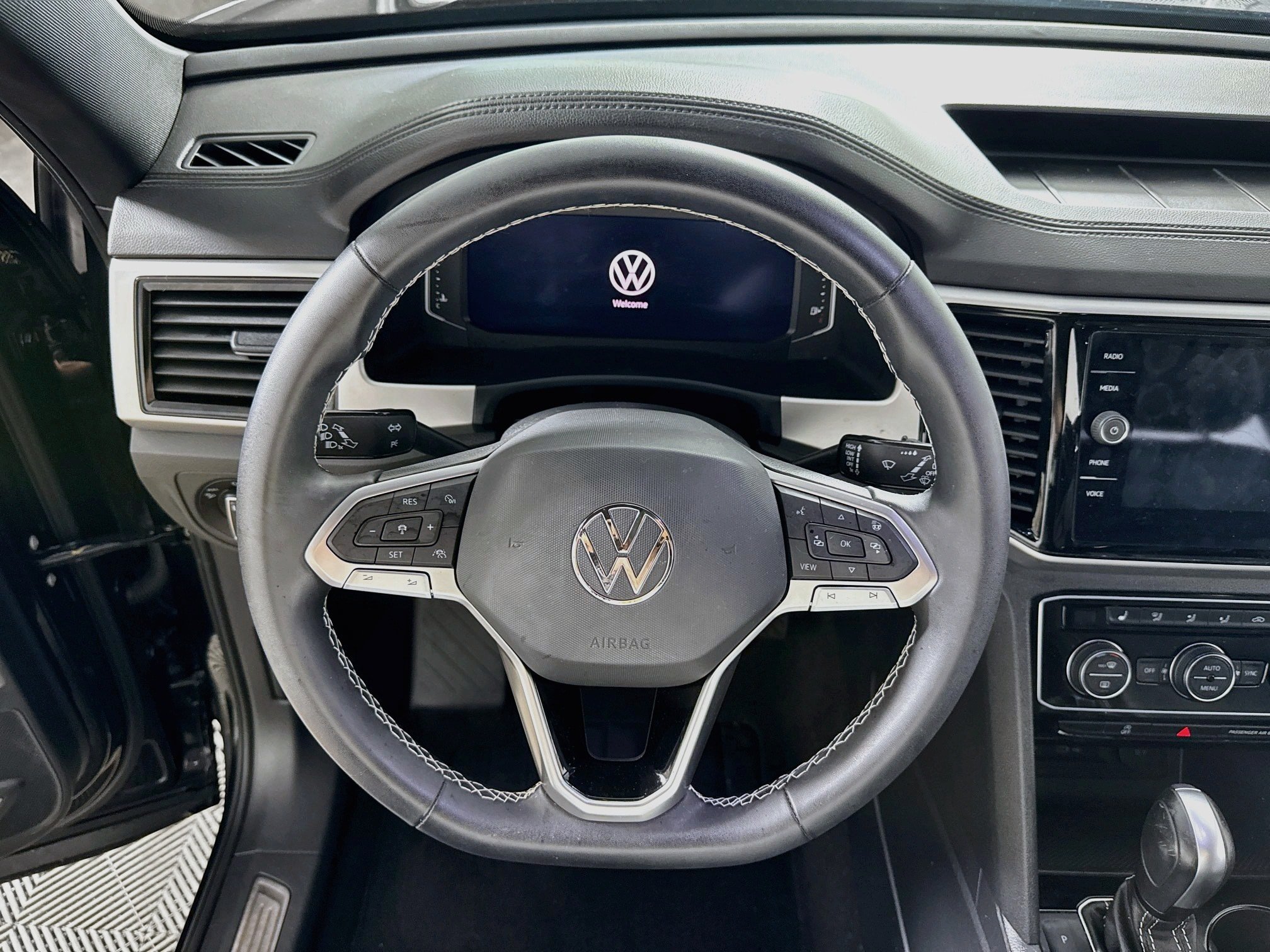 Used 2023 Volkswagen Atlas Cross Sport SEL AWD/4WD image 16
